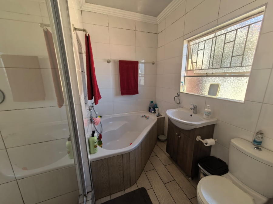 3 Bedroom Property for Sale in Parys Free State